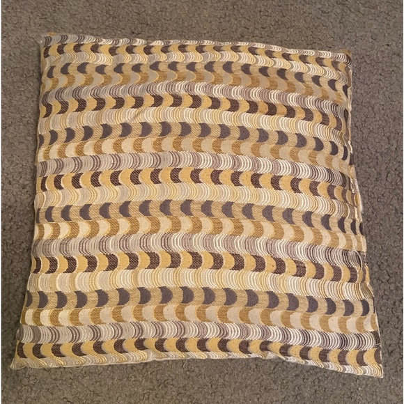 decorative throwpillow - Picture 1 of 2